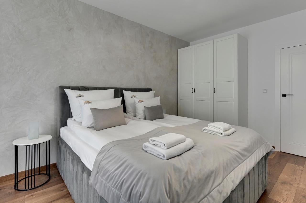 Bastion Walowa City Center & Parking By Downtown Apartments Гданск Екстериор снимка